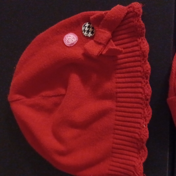 3$20 Two red hats Size 12-24M - Picture 1 of 5